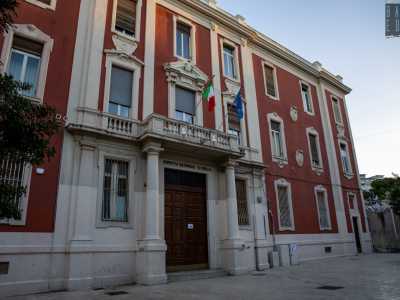 L�edificio fu ideato dall�ingegner Alberto Bevilacqua Lazise secondo lo stile del Rinascimento Romano
